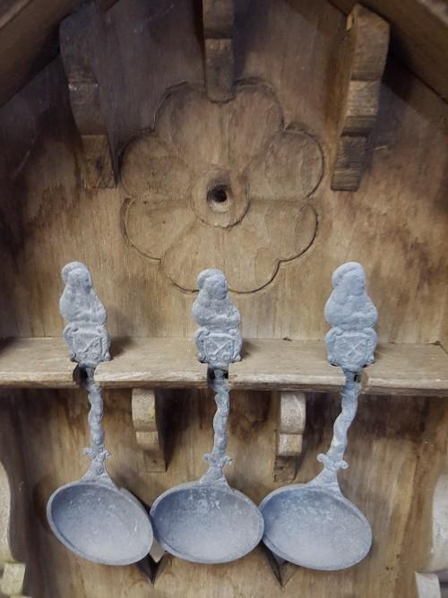 Lepelrek van oud eikenhout met zes tinnen lepels, Ophalen of Verzenden