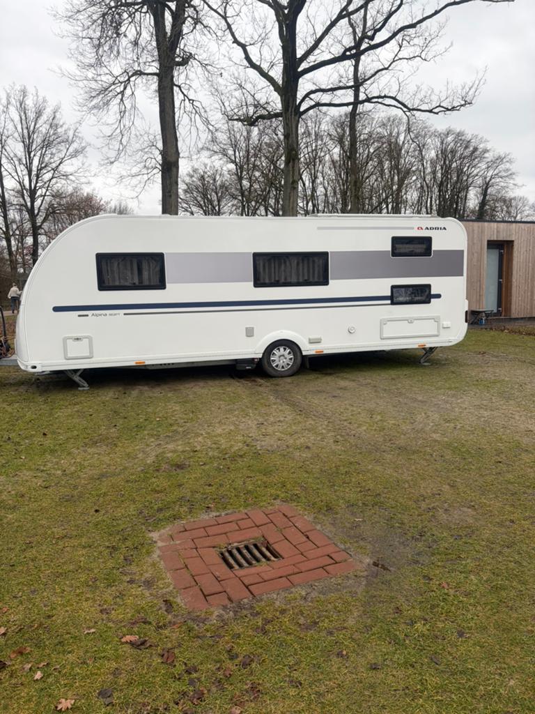 Adria Alpina 663 PT 2019, Vast bed, Rondzit, Adria, 6 tot 7 meter