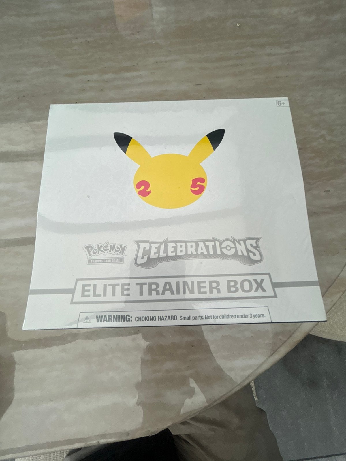Pokemon Celebrations 25th Anniversary ETB, Ophalen of Verzenden, Nieuw, Boosterbox