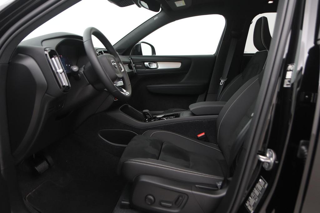 Volvo XC40 B3 Ultra Black Edition | Panoramadak | ACC | Trek, 15 km/l, Gebruikt, Euro 6, 4 cilinders