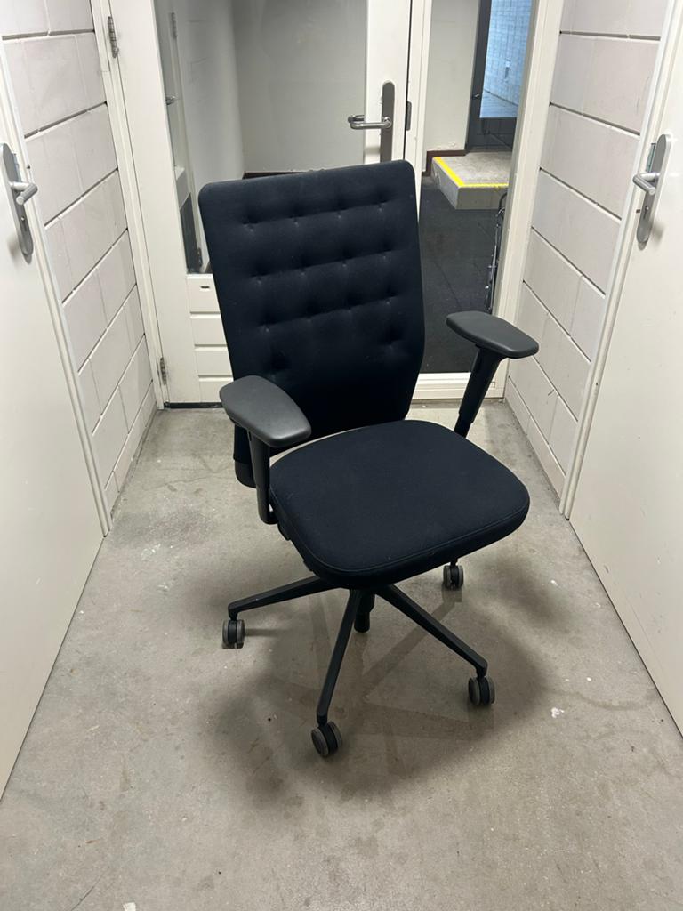 Vitra ID Trim Bureaustoel - Zwart, Ergonomisch, Huis en Inrichting, Bureaustoelen, Ophalen, Gebruikt, Zwart, Bureaustoel