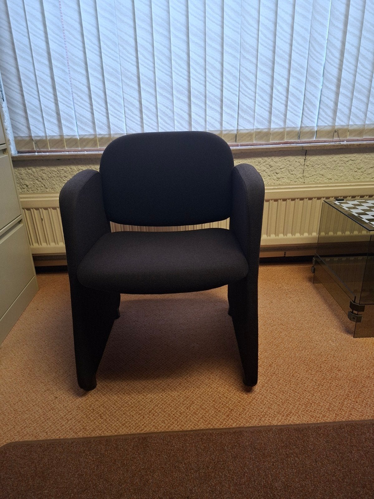 te koop: Ahrend bezoekersstoel, Huis en Inrichting, Ophalen, Stof