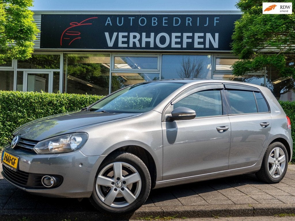 Volkswagen Golf 1.2 TSI Trendline | AUTOMAAT | STOELVERWARMI, Auto's, Volkswagen, Euro 5, Gebruikt, 4 cilinders, Navigatiesysteem