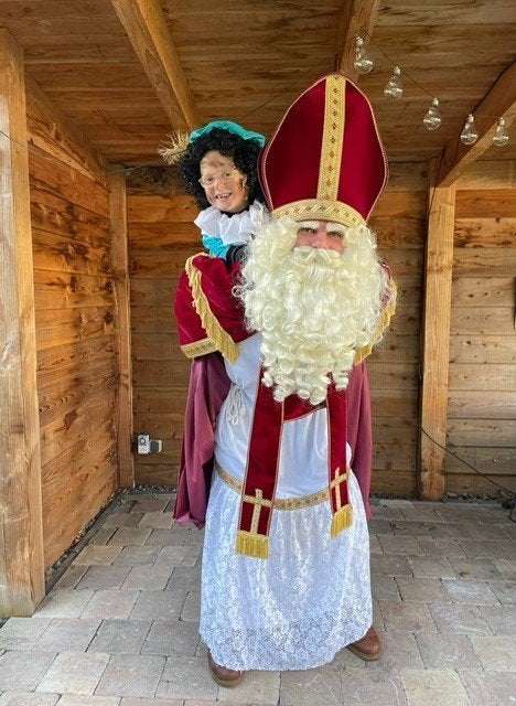 Te huur kostuums Sint Piet Kerstman Paashaas mascotte, Ophalen of Verzenden, Zo goed als nieuw, Abraham of Sarah
