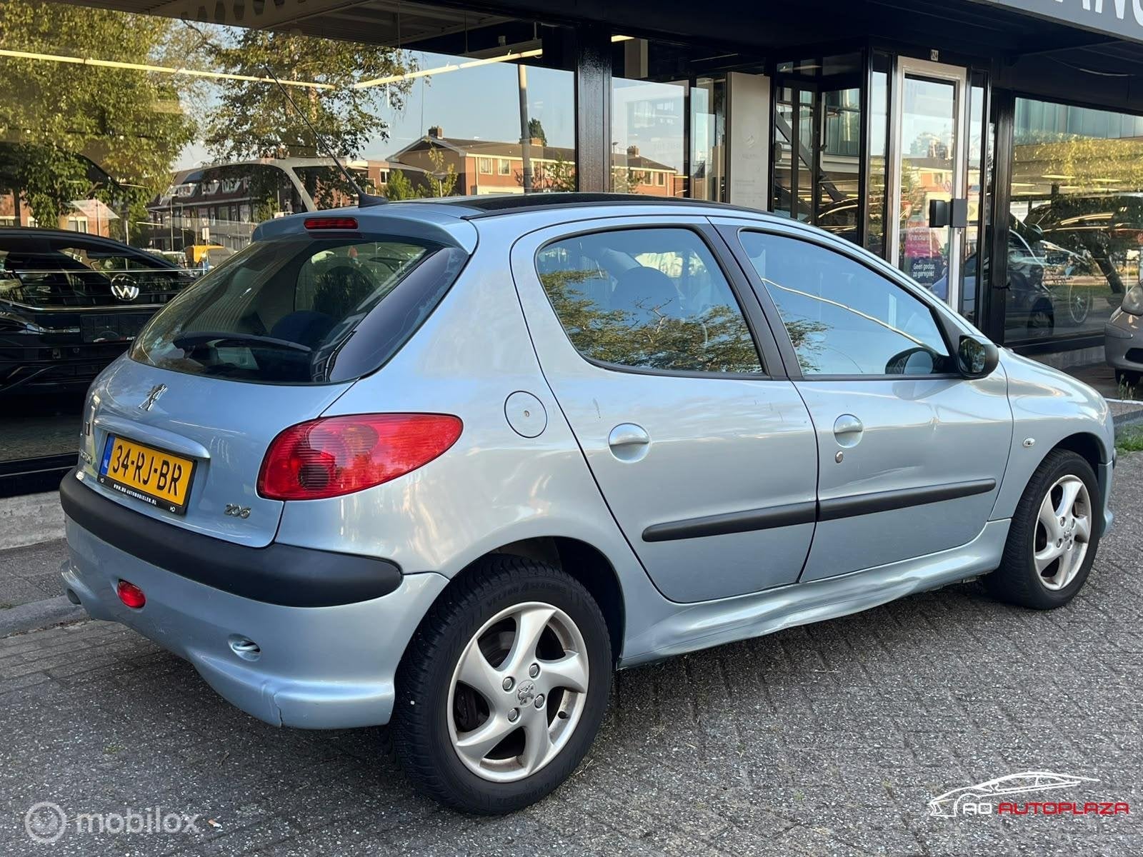 Peugeot 206 1.6-16V Griffe Automaat Airco/Panoramadak INRUIL, 40 €/maand, 4 cilinders, 1039 kg, Bedrijf