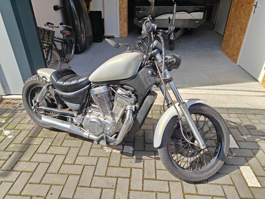 Suzuki Intruder V700 - Klusmotor, 2 cilinders, Gebruikt, Particulier, Meer dan 35 kW