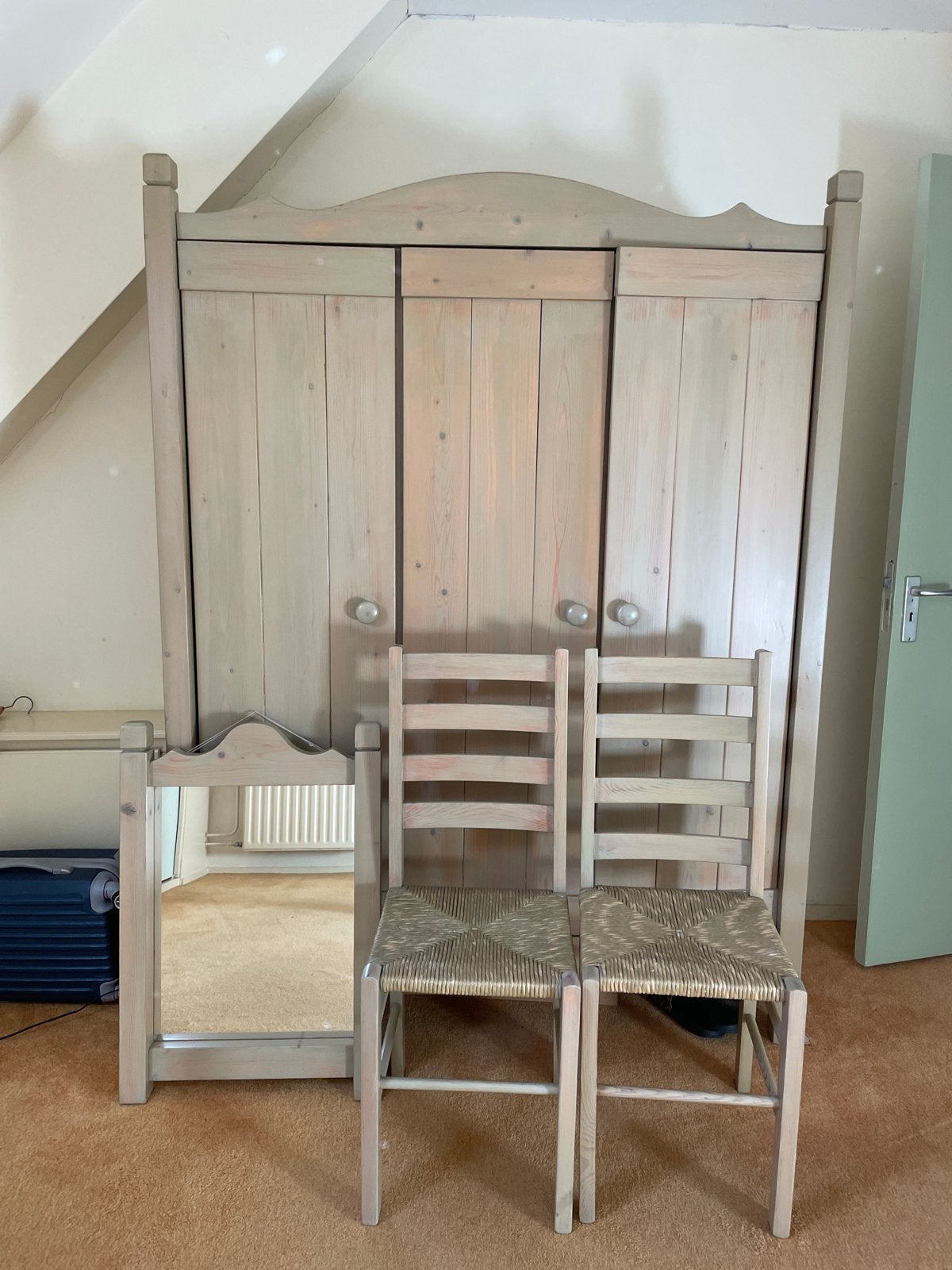 Complete Slaapkamer Set: Kast, Spiegel en Stoelen, Ophalen, Gebruikt, 100 tot 150 cm, 150 tot 200 cm