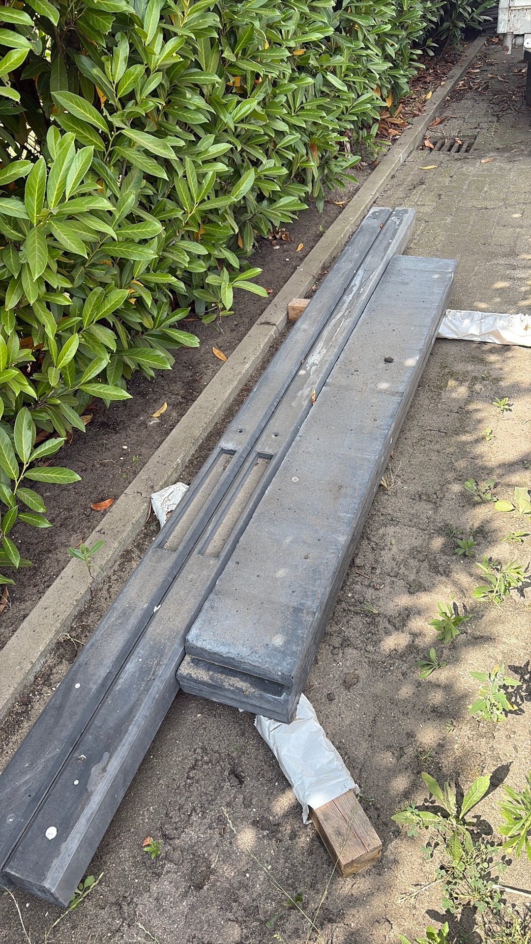 Beton schuttingpaal, Tuin en Terras, Overige materialen, Minder dan 3 meter, Ophalen of Verzenden, Zo goed als nieuw