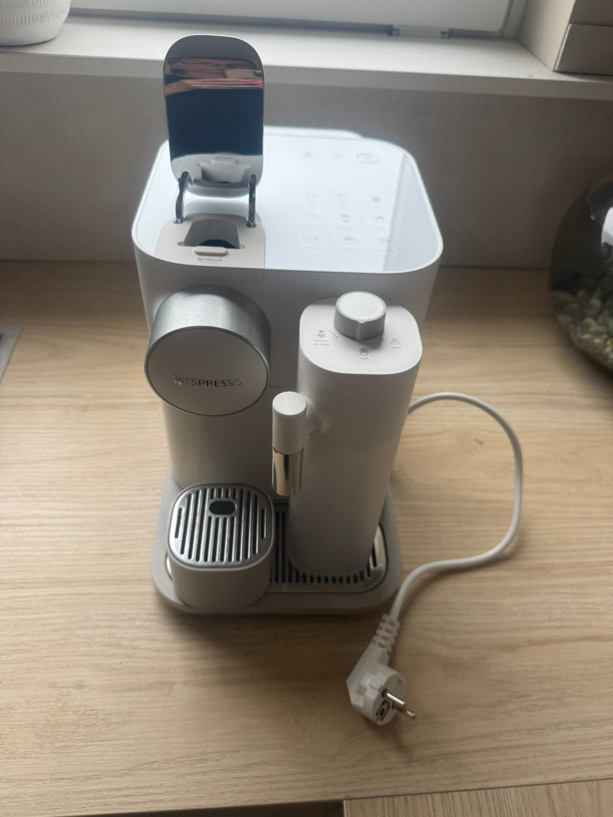 Foto 3 van De'Longhi Nespresso Gran Lattissima