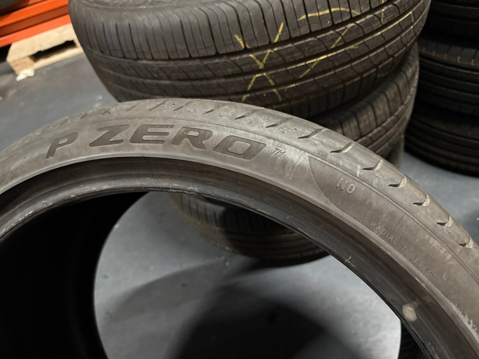 2x 315 30 22 107Y NO Pirelli P Zero 5MM+, Gebruikt, Overige maten, Ophalen of Verzenden, Band(en)