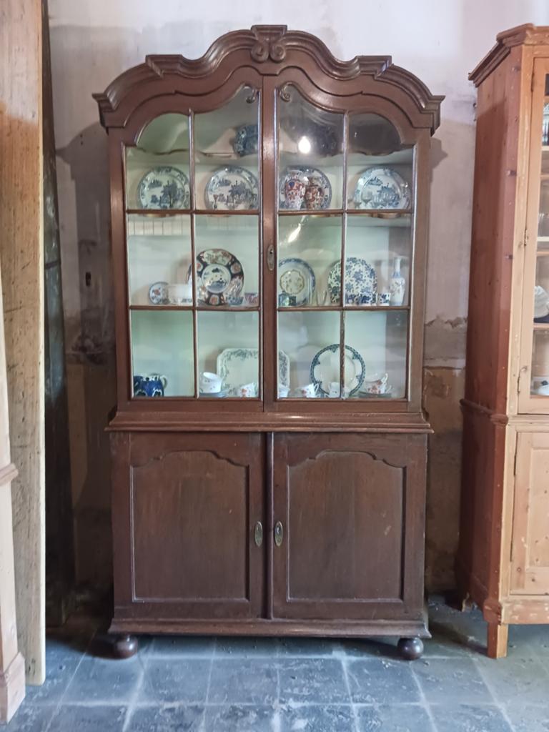 Eikenhouten Vitrinekast, Ophalen