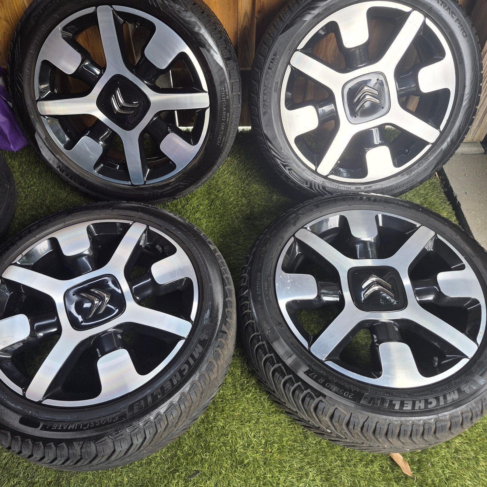 Citroen c3 c4 cactus velgen met allseason banden 17inch, Auto-onderdelen, Banden en Velgen, Ophalen, 17 inch, 205 mm, All Season