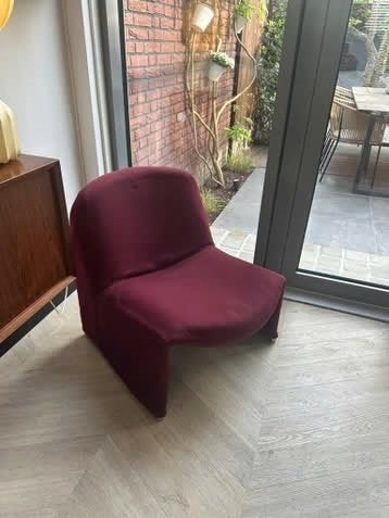Artifort Alky Bordeauxrode fauteuil, Ophalen, 75 tot 100 cm, Zo goed als nieuw, 50 tot 75 cm