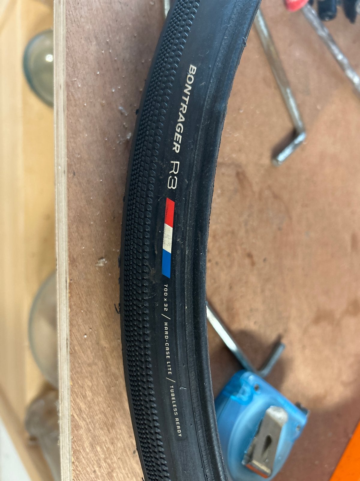 Nieuwe Bontrager R3 racefiets banden (700x32, Tubeless Ready, Band, Nieuw, Ophalen of Verzenden, Rubber