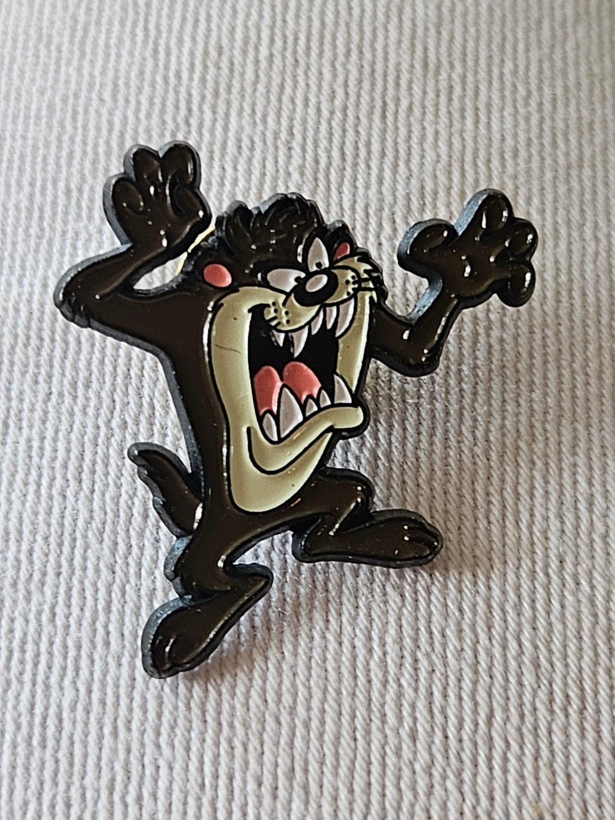 Taz Tasmanian Devil Pin - Warner Bros, Ophalen of Verzenden, Gebruikt, Figuurtje, Speldje of Pin