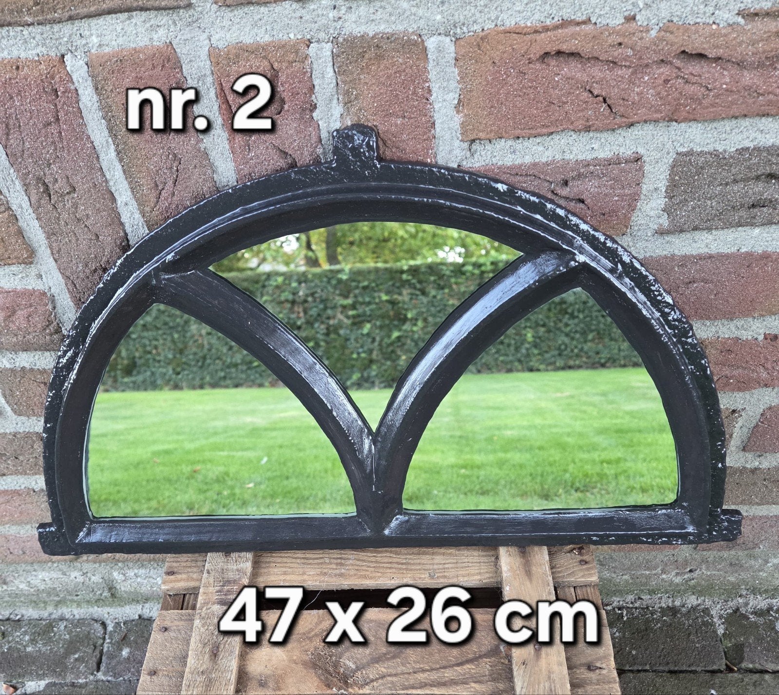 Oude gietijzeren stalramen met spiegelglas., Ophalen of Verzenden
