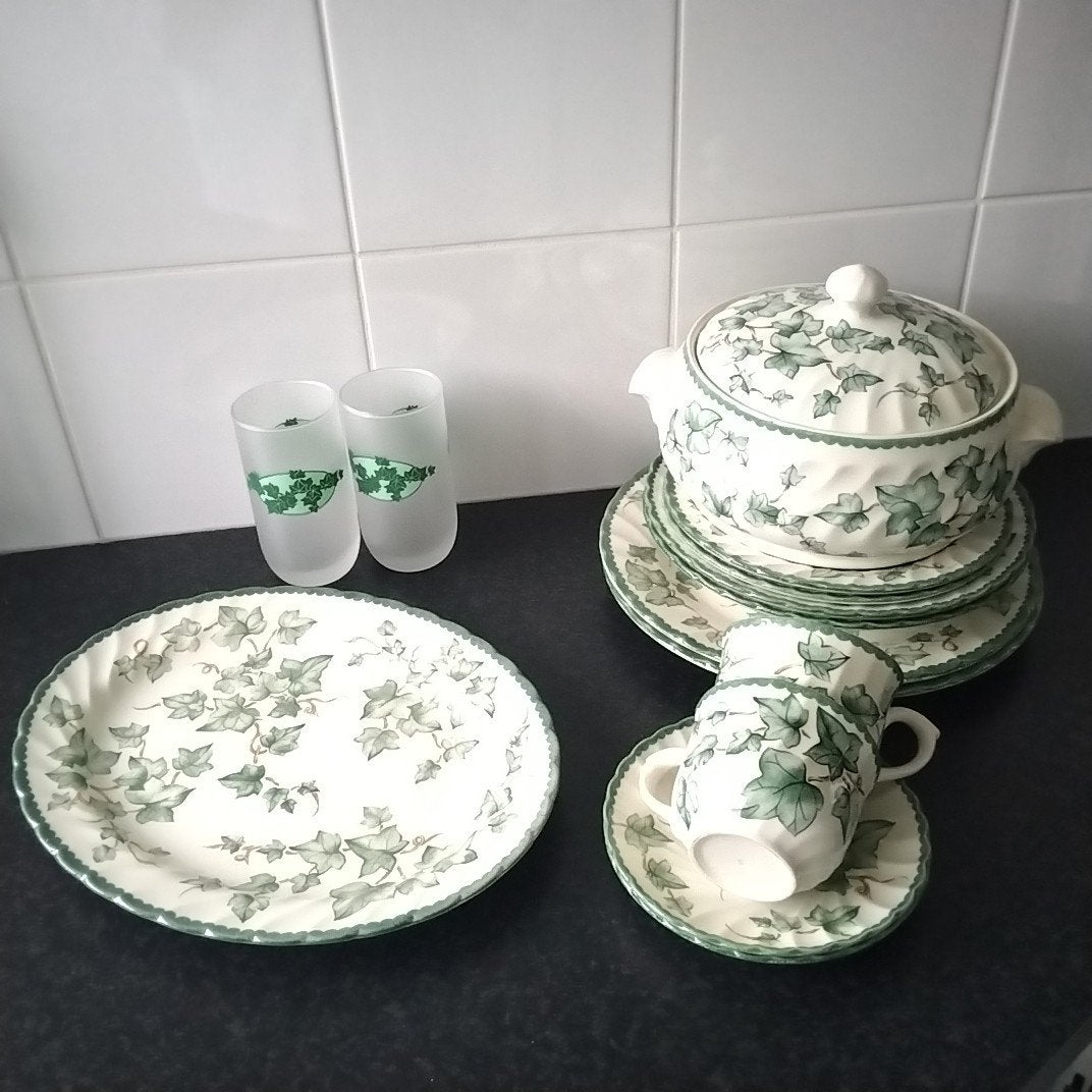 barratts  2 persoons servies  klimop ivy, Ophalen, Glas, Overige stijlen, Bord(en)