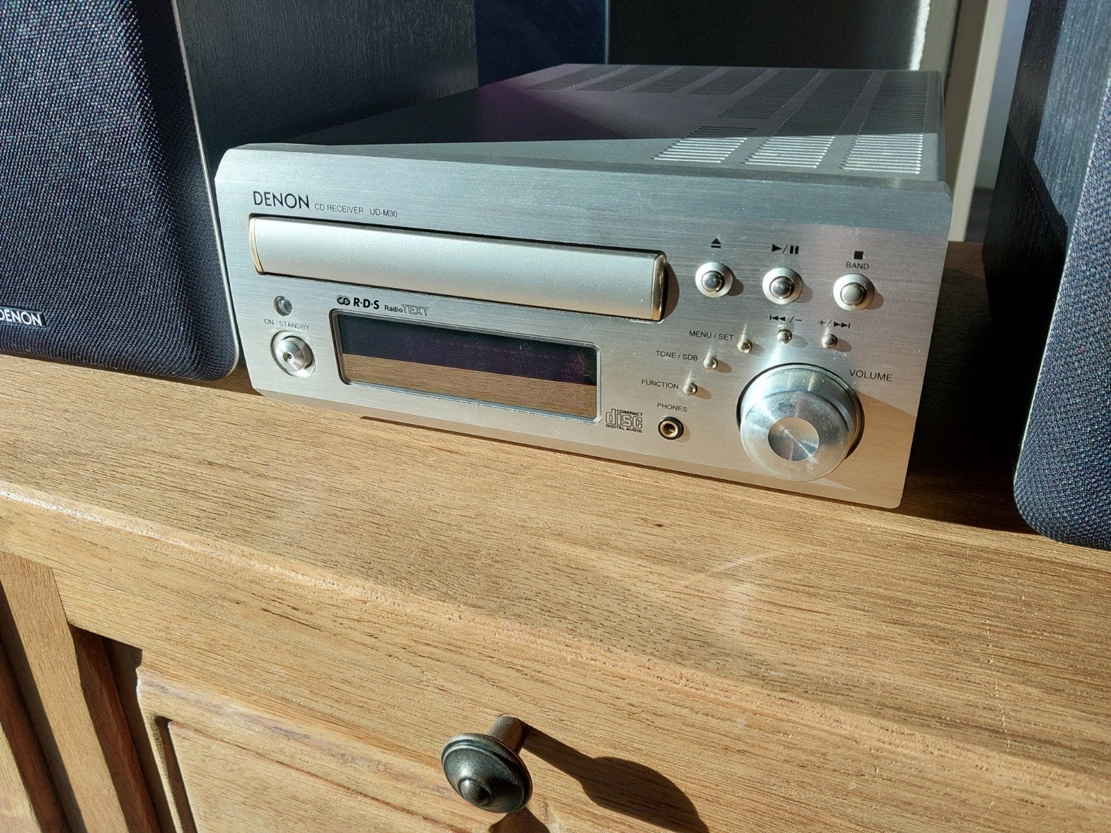 Denon UD-M30 CD Receiver met RDS RadioTEXT, Ophalen