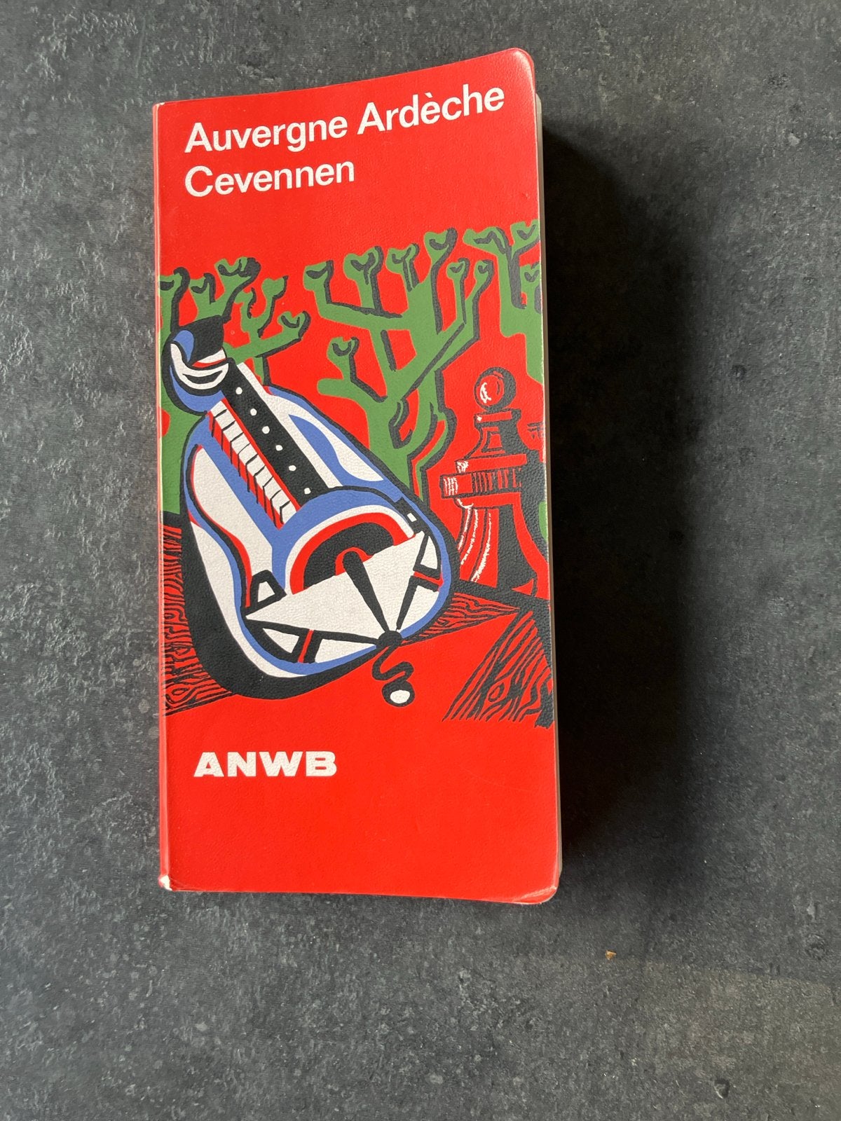 ANWB Reisgids Auvergne Ardèche Cevennen van 1981, Gelezen, Europa, Ophalen of Verzenden, Reisgids of -boek