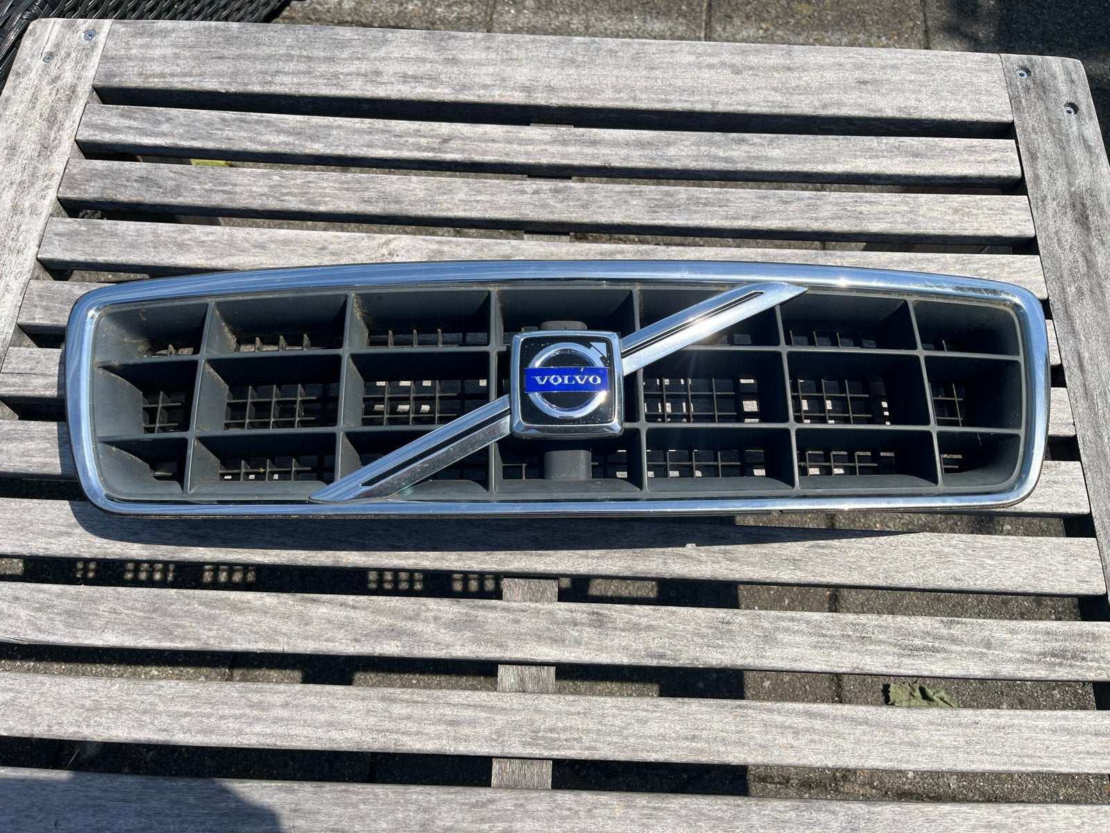 Originele Volvo blokjesgrill - blokjes grill(e) V70/S70/C70, Gebruikt, Voor, Ophalen of Verzenden, Volvo