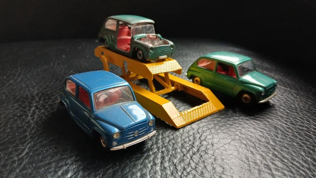 Politoys fiat 600 nr 511 blauw en groen, Hobby en Vrije tijd, Ophalen of Verzenden, Auto, Overige merken