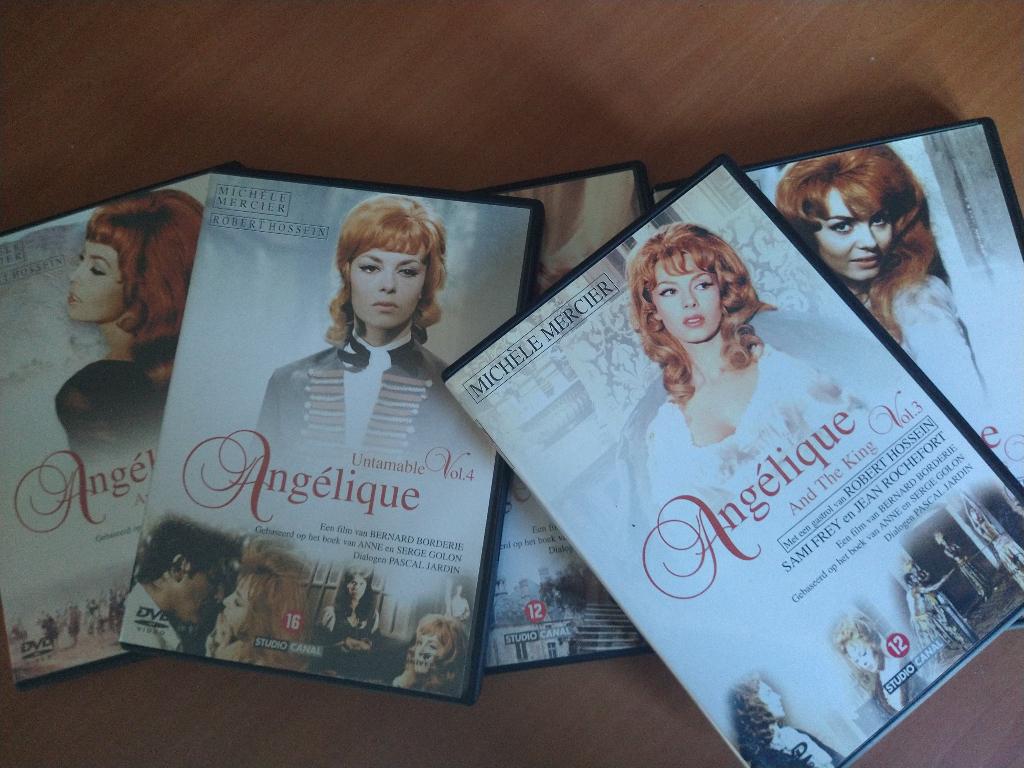 5 x DVD Angelique. Vol 1 t/m 5, Vanaf 12 jaar, Ophalen of Verzenden, Zo goed als nieuw, Historisch of Kostuumdrama