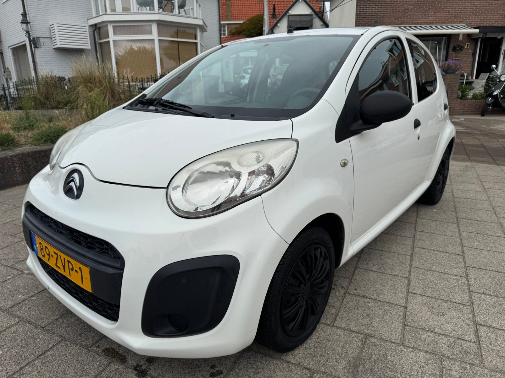 Citroën C1 1.012V Attraction Airco (5 deurs) 2013, Auto's, Voorwielaandrijving, Euro 5, Stof, Zwart