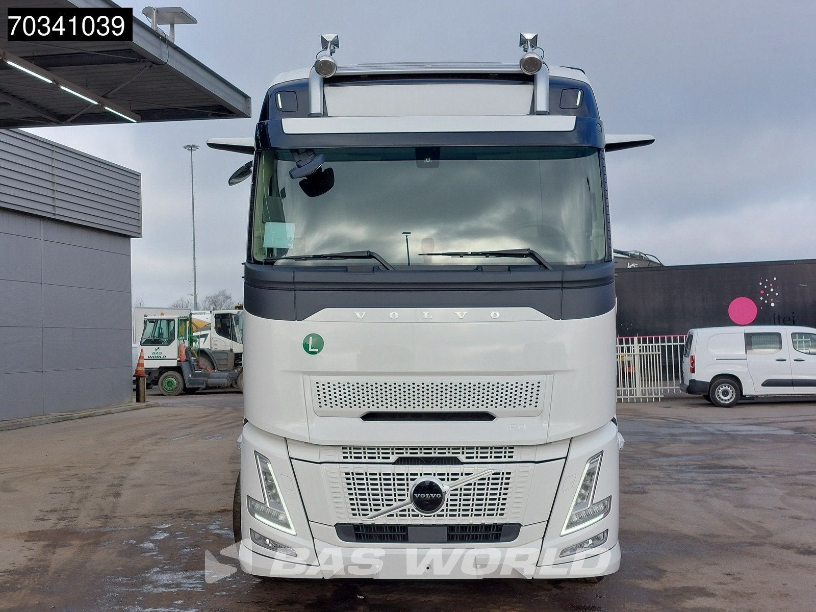 Volvo FH 500 6X2 COMING SOON! Aero HYVA 26-60S Full air Lift, Automaat, Achterwielaandrijving, Wit, Leder