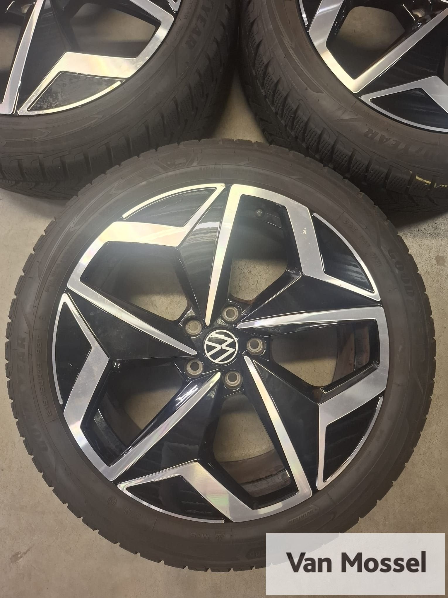 Volkswagen ID.3 Goodyear UltraGrip Performance+ 215/50/R19 9, Auto-onderdelen, Banden en Velgen, 19 inch, -, -, Banden en Velgen