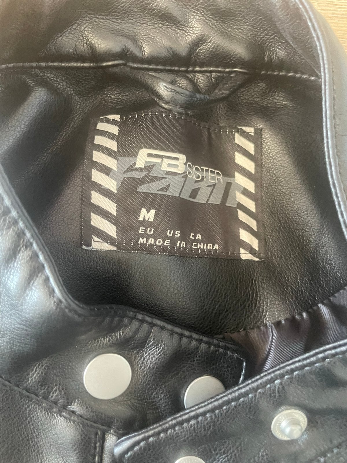 FB Sister Zwart Leren Jasje Maat M, Kleding | Dames, Jassen | Zomer, Zo goed als nieuw, Maat 38/40 (M), Zwart, Verzenden