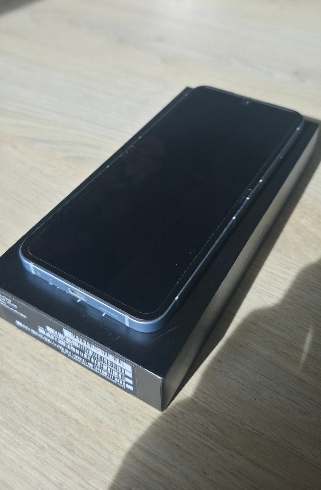 Foto 3 van Samsung Galaxy Flip 6- 256 GB- 5G