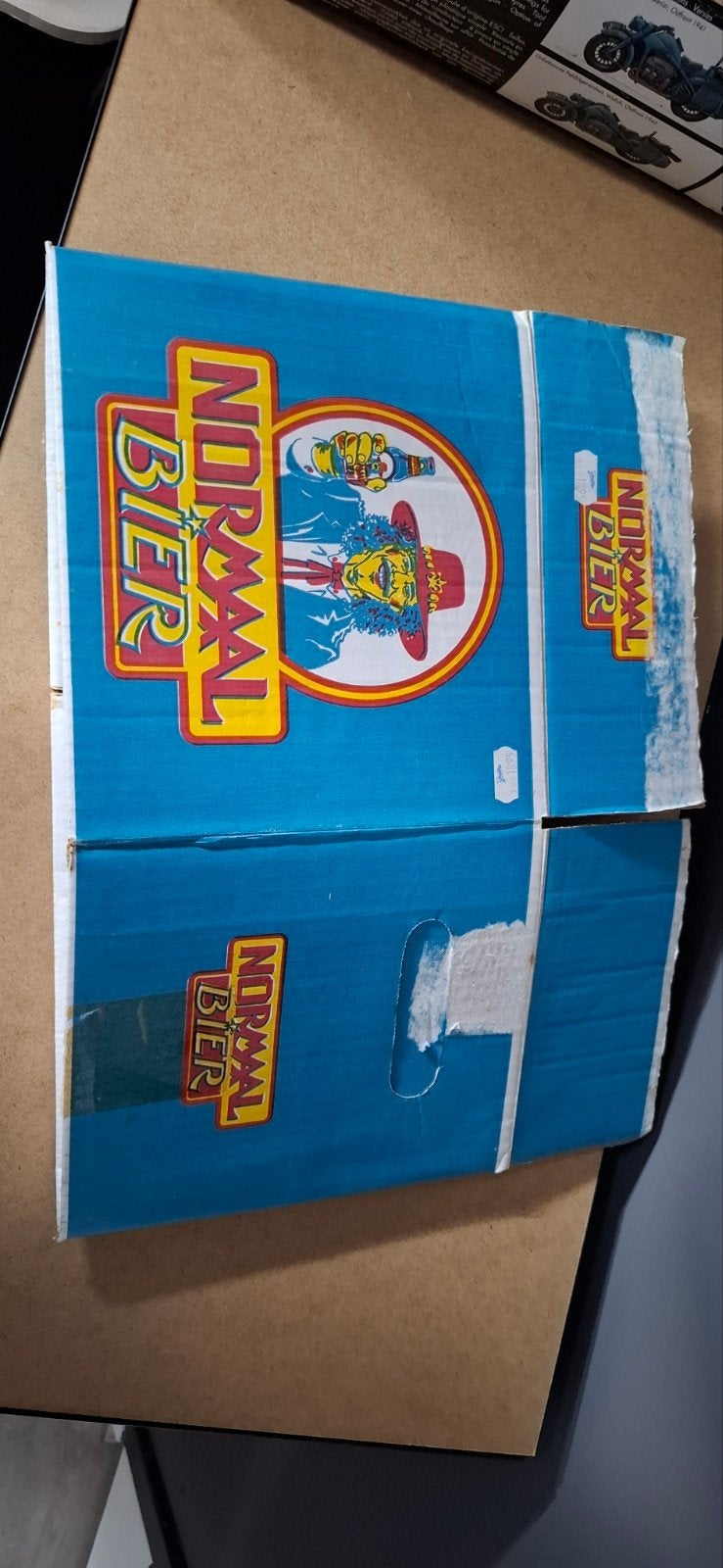 Normaal Bier kartonnen doos - Zeldzaam verzamelobject, Ophalen of Verzenden, Gebruikt, Overige typen, Overige merken
