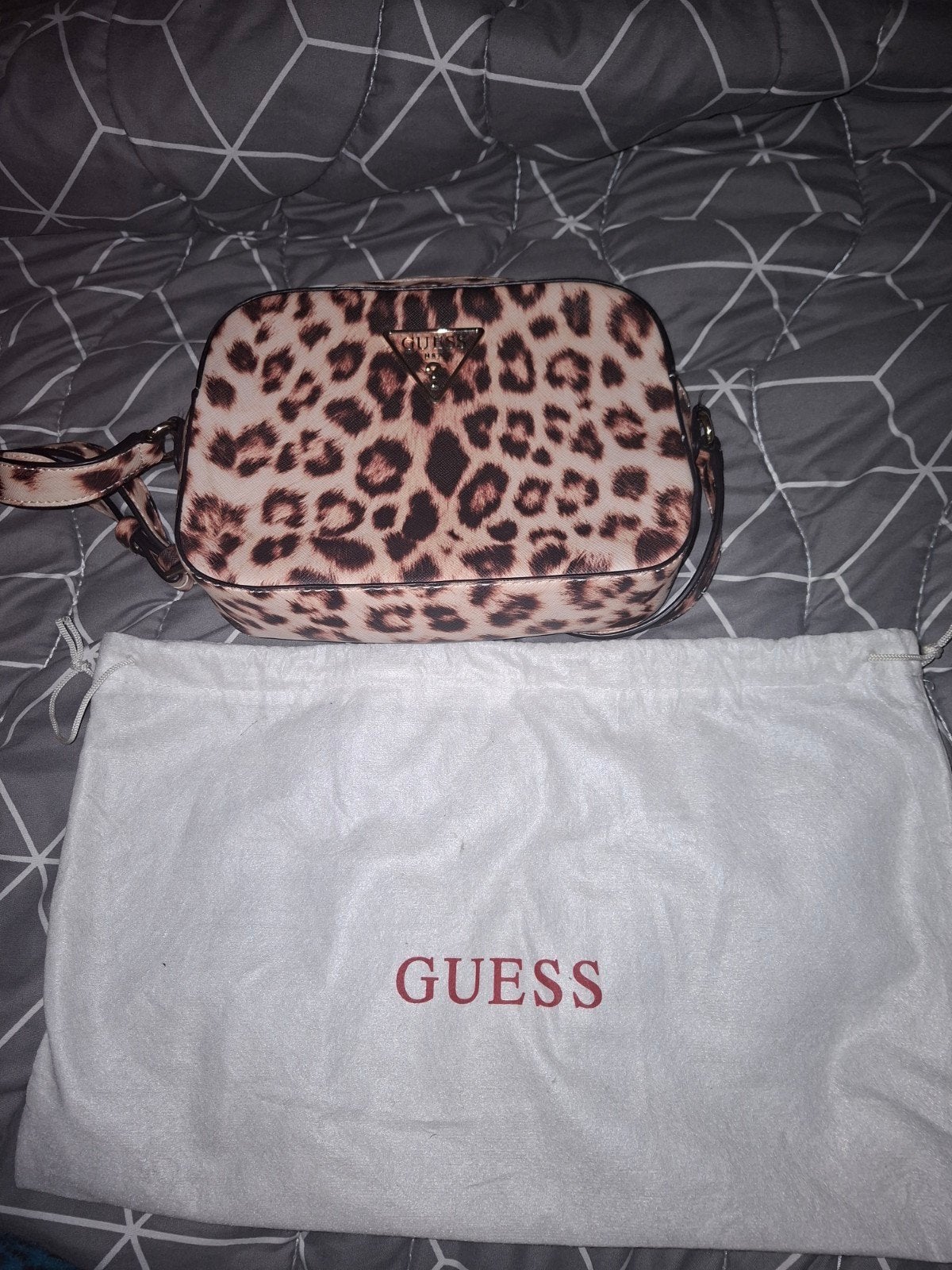 Guess crossbodytas met luipaardprint, Ophalen of Verzenden, Zo goed als nieuw, Bruin, Schoudertasje