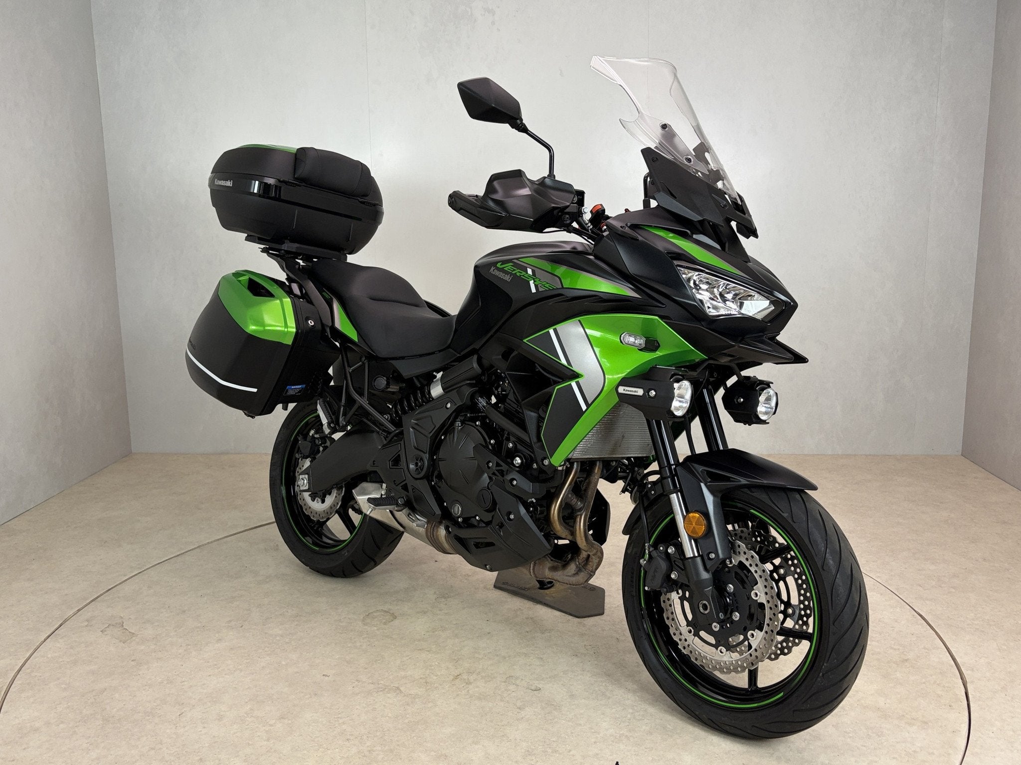 Kawasaki VERSYS 650 GRAND TOURER (bj 2024), Bedrijf, Info@kawasaki.nl, Toermotor, Jacobus Spijkerdreef 1-3
2132 PZ  Hoofddorp, NL