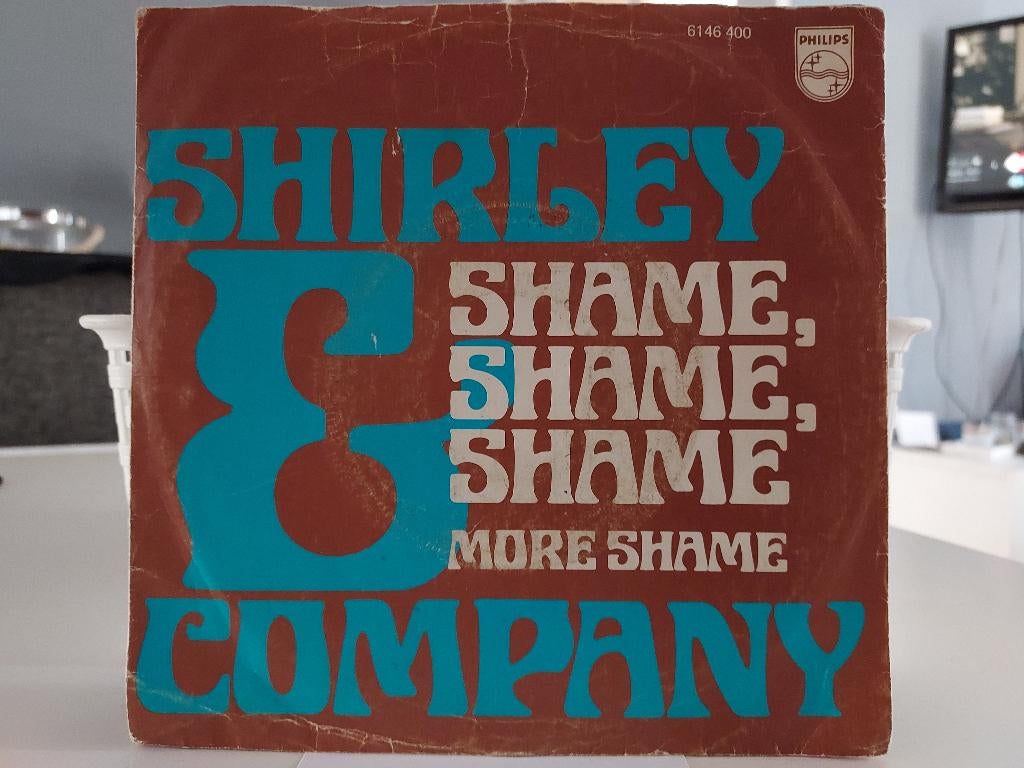 7" Single Shirley & Company - Shame, Shame, Shame / More Sha, Gebruikt, 7 inch, Single, Ophalen of Verzenden