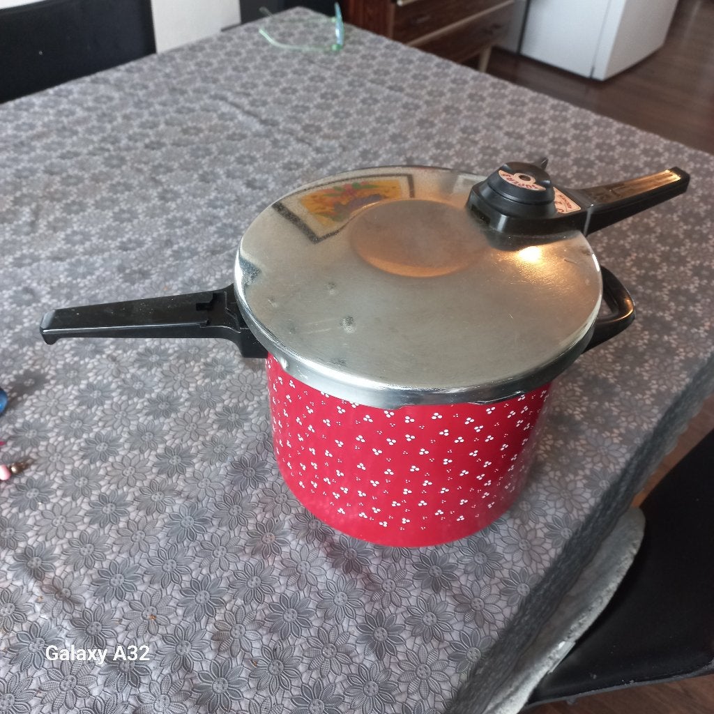 Snelkookpan wmf 6 liter cocotte minute, Pot, Bus of Blik, Ophalen of Verzenden, Zo goed als nieuw, WMF
