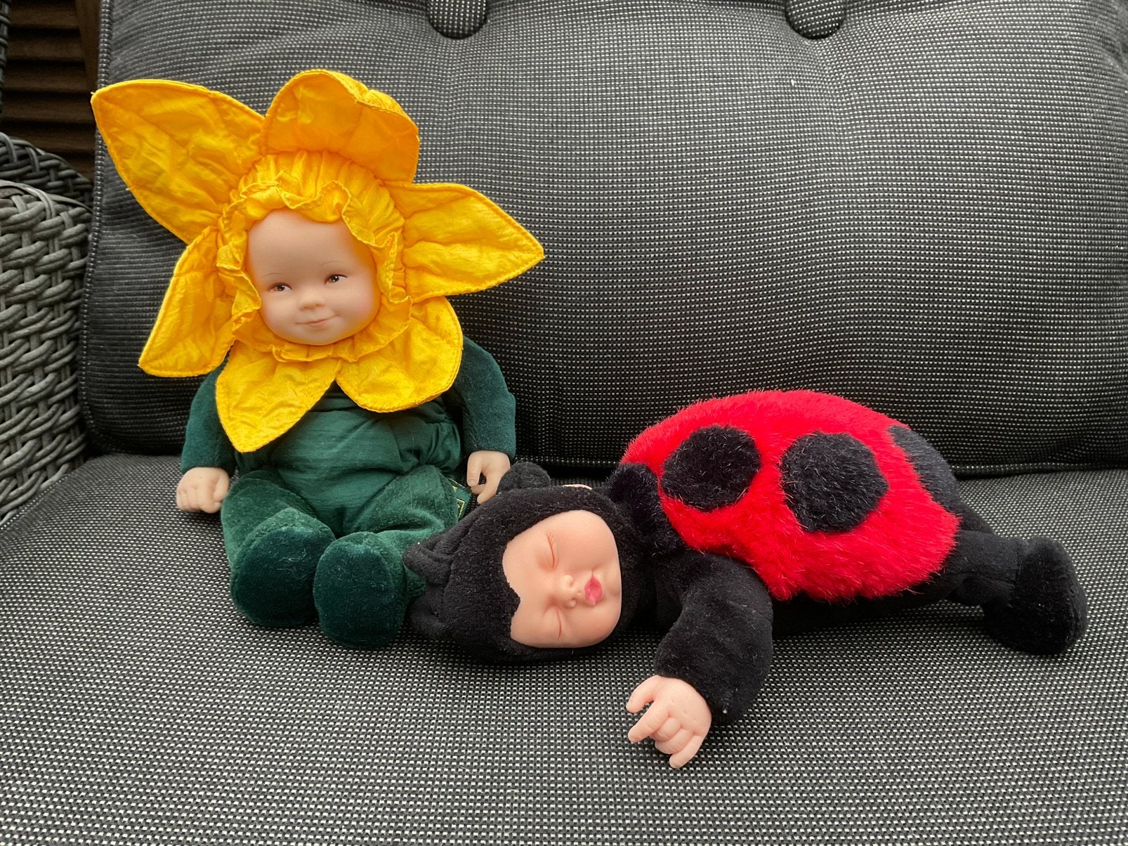 2 x nieuwe zgan Anne Geddes lieveheersbeestje en bloem pop, Ophalen, Nieuw, Pop