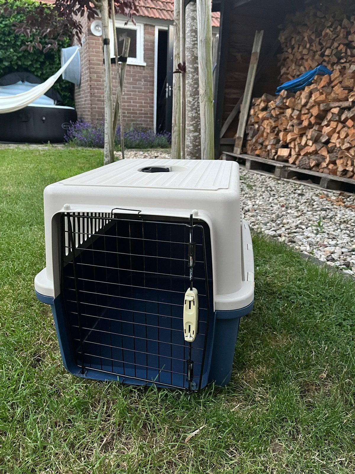 Honden reisbench kunststof transportbox, Ophalen, Gebruikt