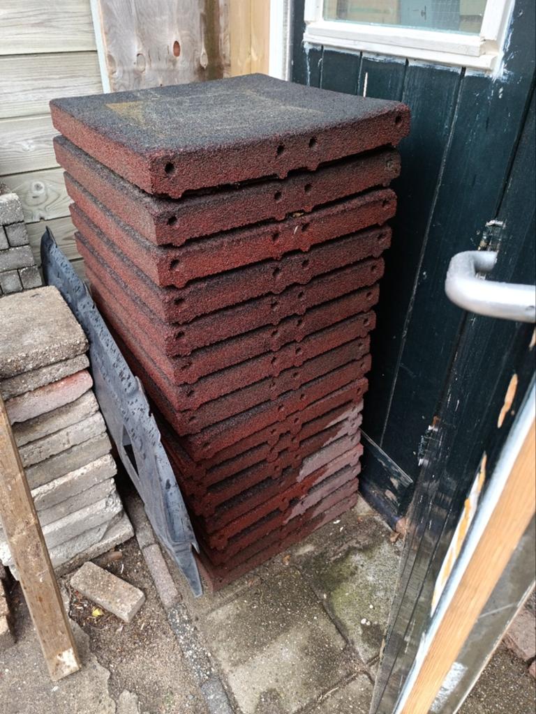 17 Rubber tegels (oud-schoolplein tegels) 50x50x6,5 4m2, Tuin en Terras, Tegels en Klinkers, Ophalen, Rubber, Overige typen