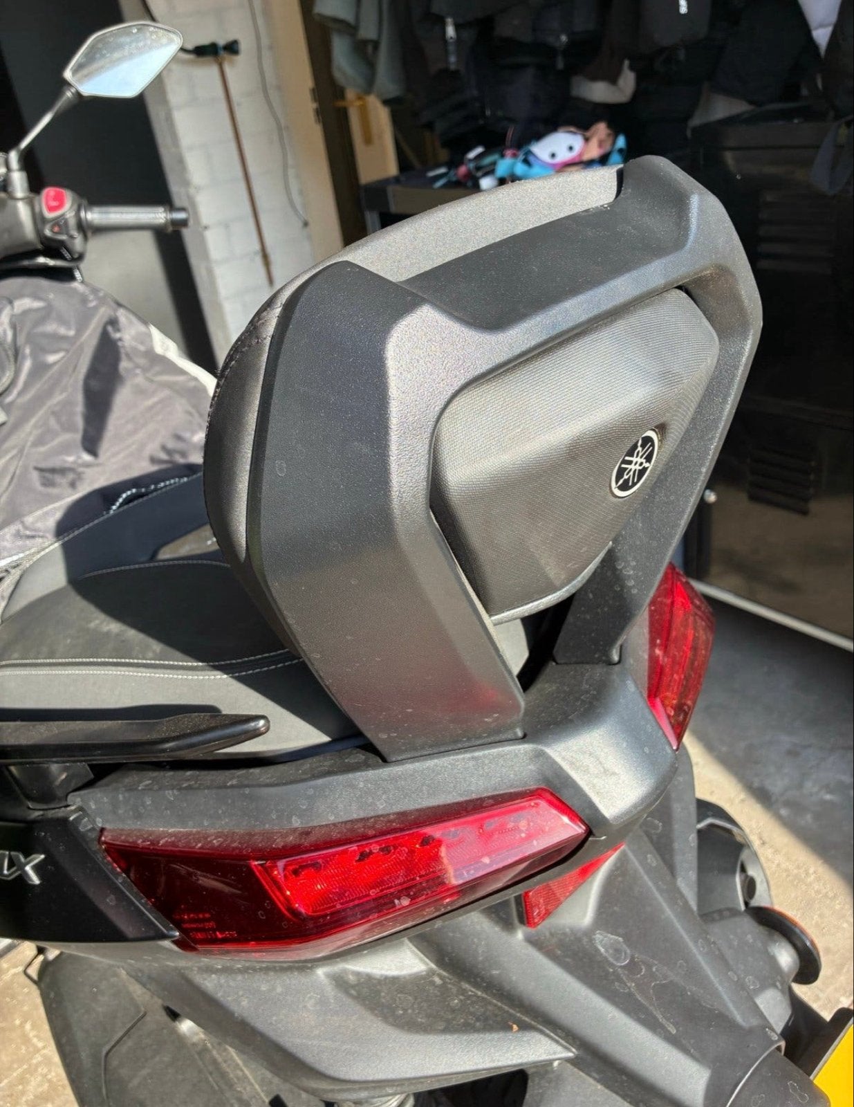 Yamaha XMAX 2024 rugleuning, Ophalen of Verzenden, Gebruikt