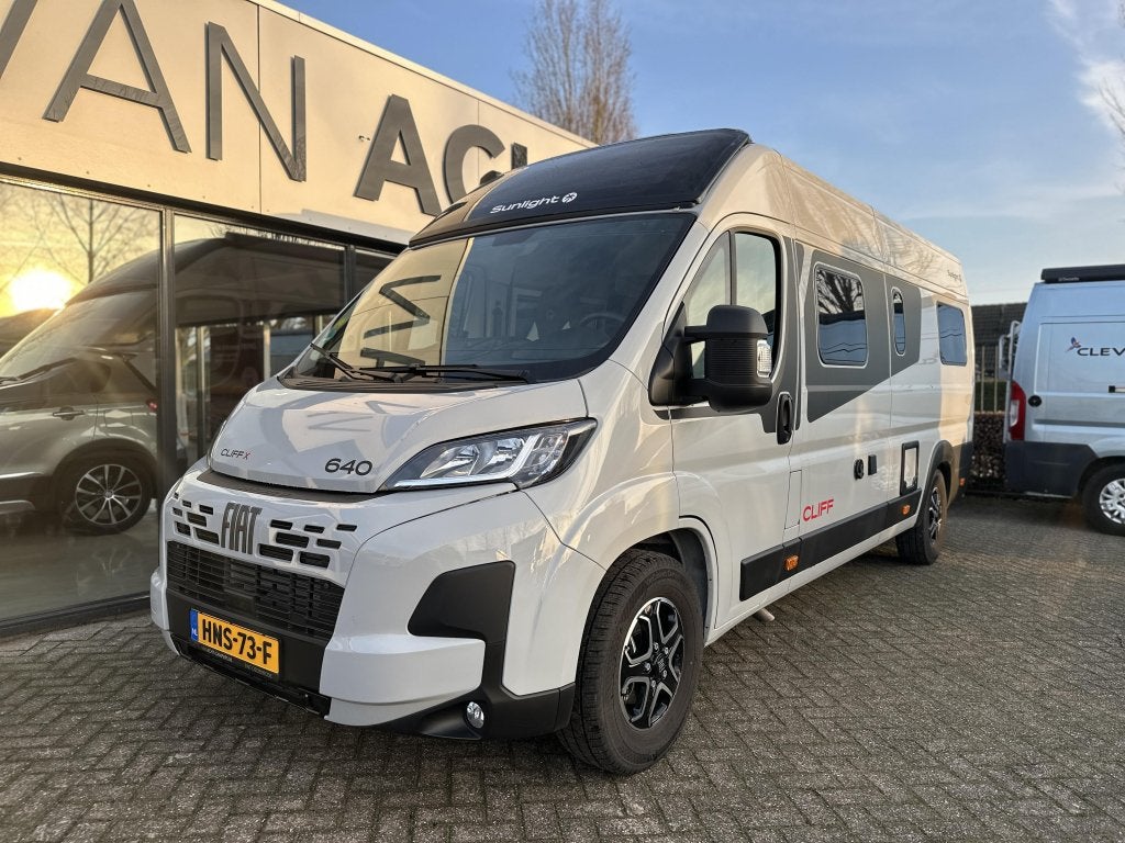 Sunlight Cliff 640 X Automaat. Busbiker, Caravans en Kamperen, Campers, Automaat, Sunlight, Ringverwarming, Fiat