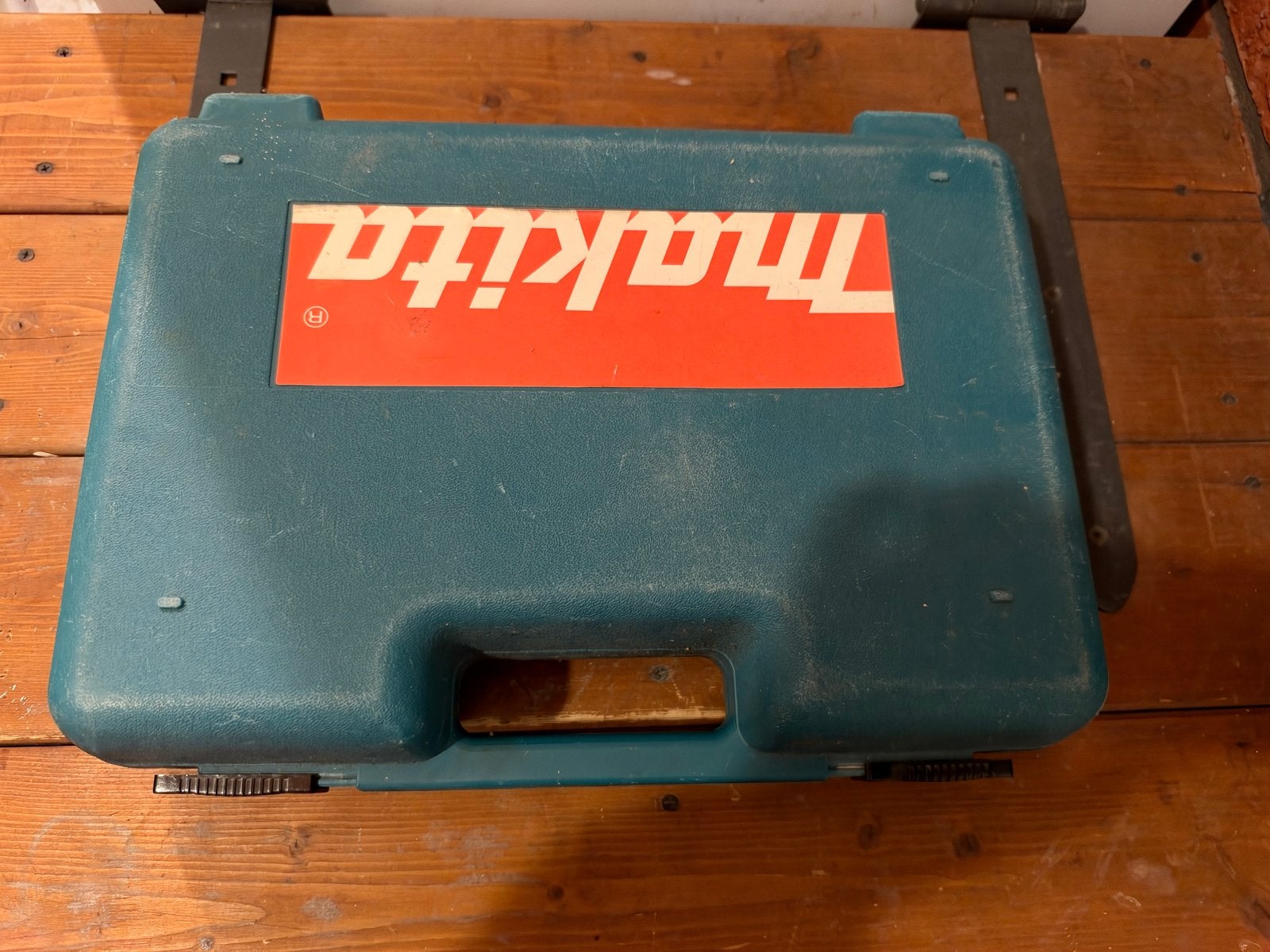 Makita 6280D Boor- en Schroefmachine met Accu's en Lader, Ophalen, Gebruikt, Variabele snelheid, Boor- en Schroefmachine