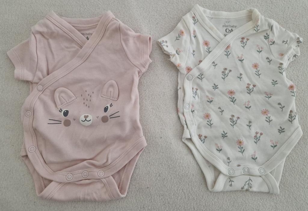 2 x c&a overslag rompertjes maat 50 roze baby kleding romper, Kinderen en Baby's, Babykleding | Maat 50, Nacht- of Onderkleding