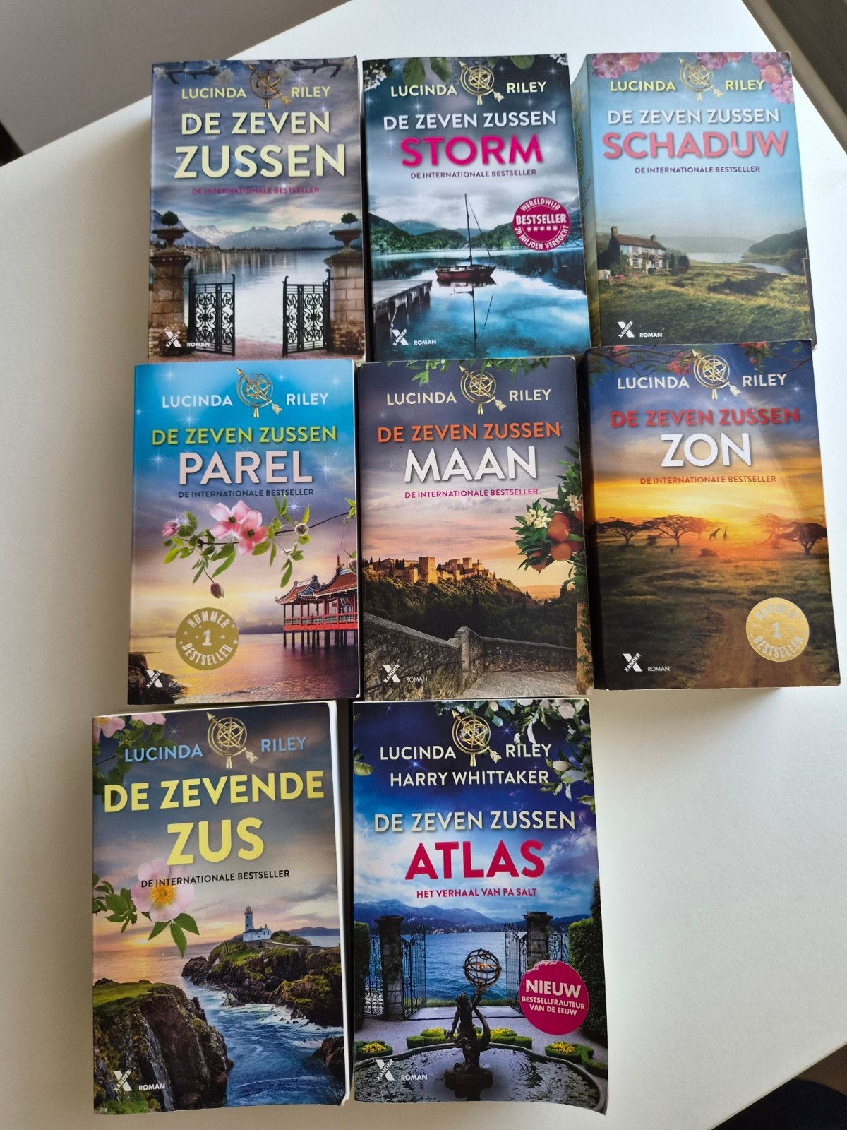 Complete serie van de Zeven Zussen Lucinda Riley, Boeken, Ophalen of Verzenden, Gelezen