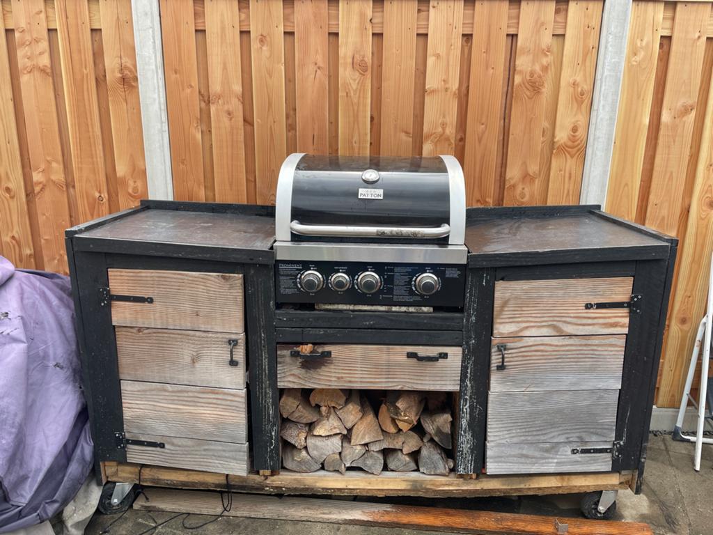 Buitenkeuken met Patton gas BBQ (3 branders), Ophalen, Gebruikt, Gas, Vrijstaand