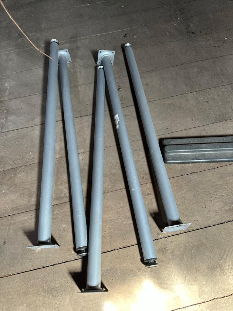 Set van 4 Tafelpoten 70 cm - Grijs Metaal, Tafelpoot, 50 tot 100 cm, Ophalen of Verzenden, Zo goed als nieuw
