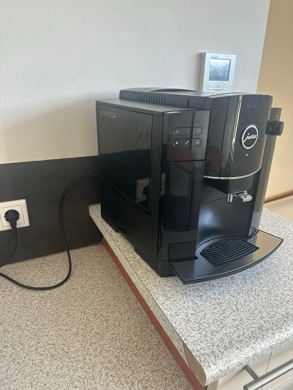 Jura D4 koffiemachine, 1 jaar terug groot onderhoud gehad, Ophalen, Afneembaar waterreservoir, Koffiemachine, Koffiebonen