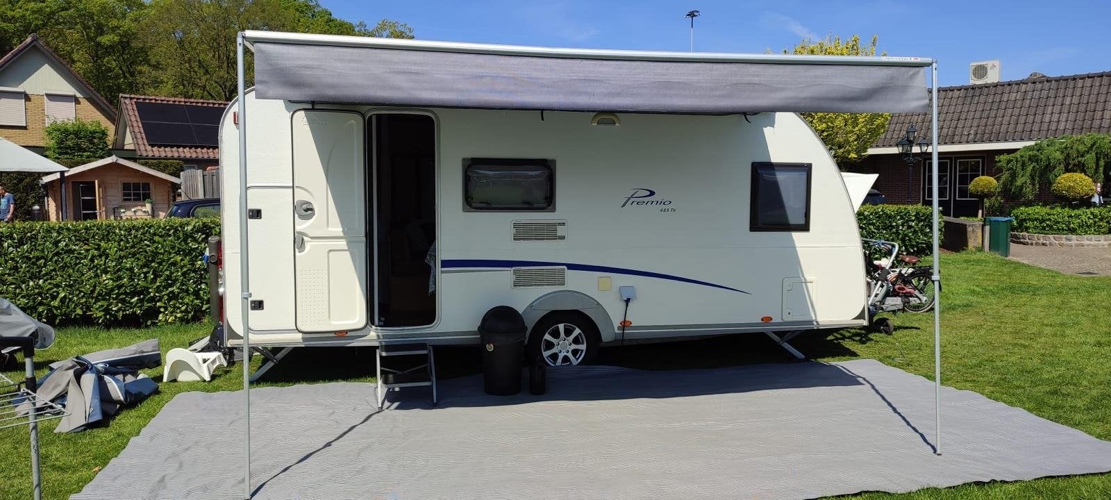 Bürstner Premio 485 TK, Caravans en Kamperen, Caravans, Frans bed, Airco, Treinzit, 750 - 1000 kg
