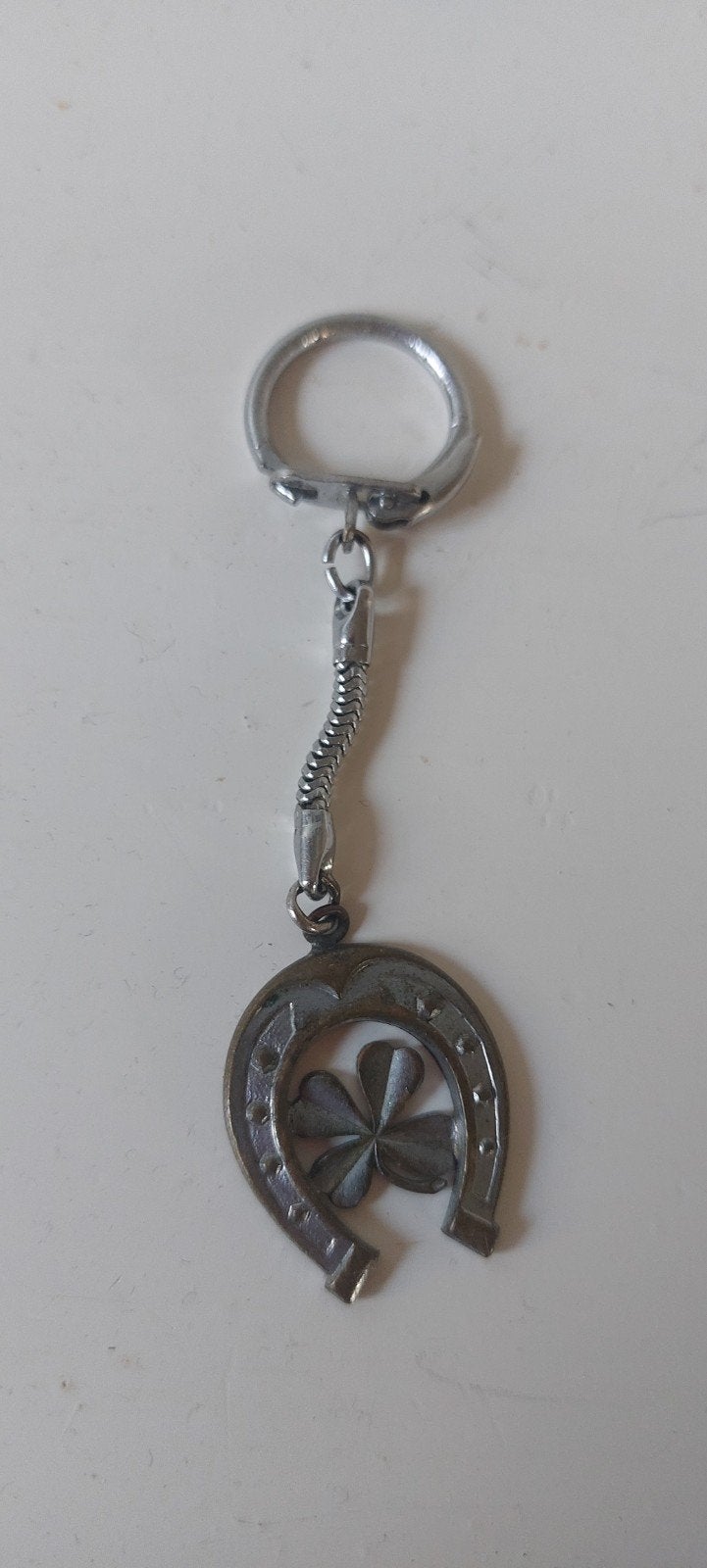 vintage sleutelhanger hoefijzer met klavertje 4 geluk succes, Ophalen of Verzenden