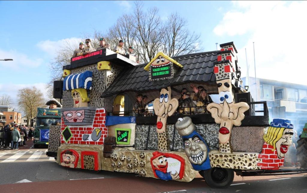 Carnavalswagen - praalwagen - 2 verdiepingen, Ophalen of Verzenden